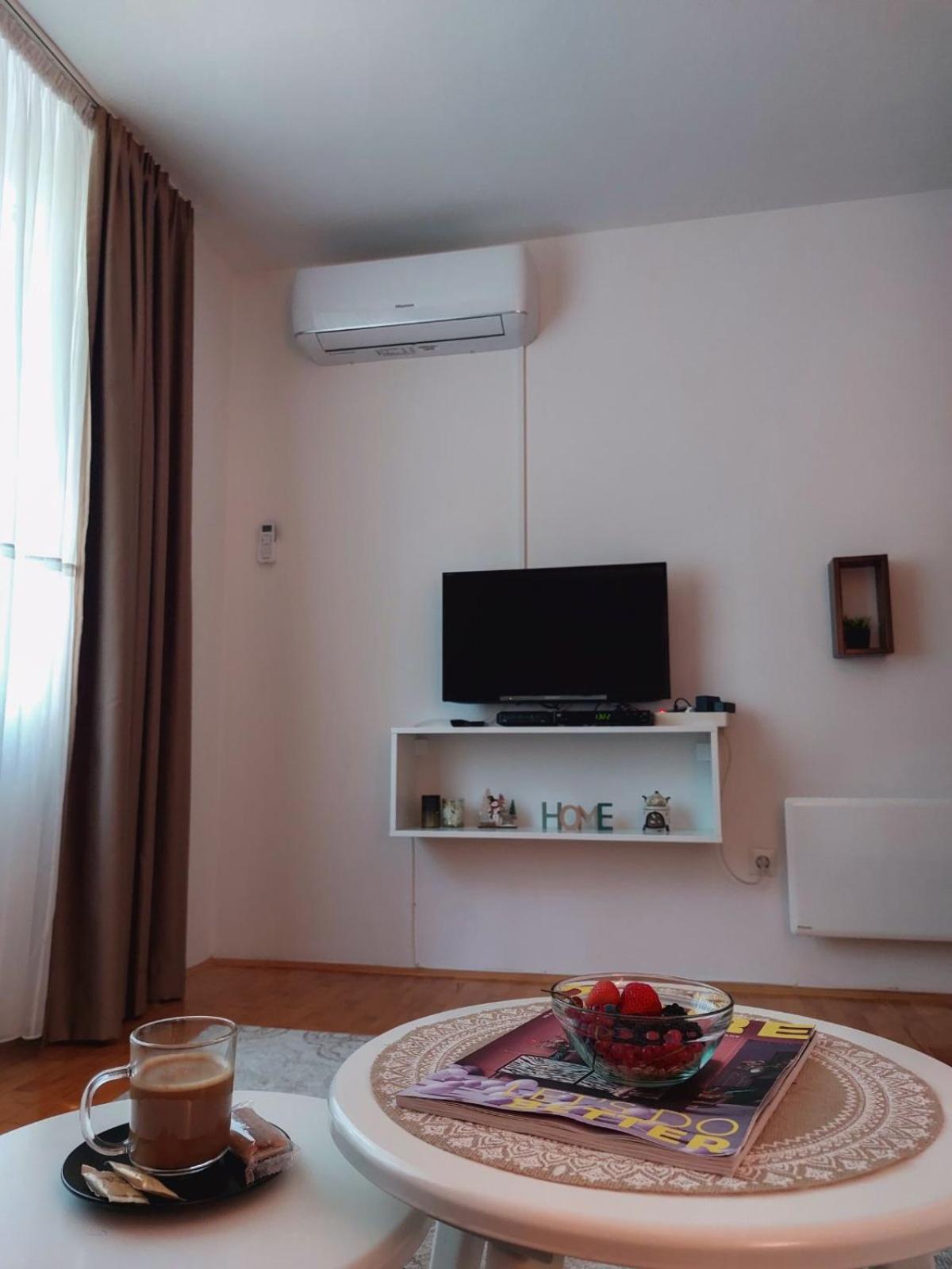 Apartman Rejna SJJ Esterno foto